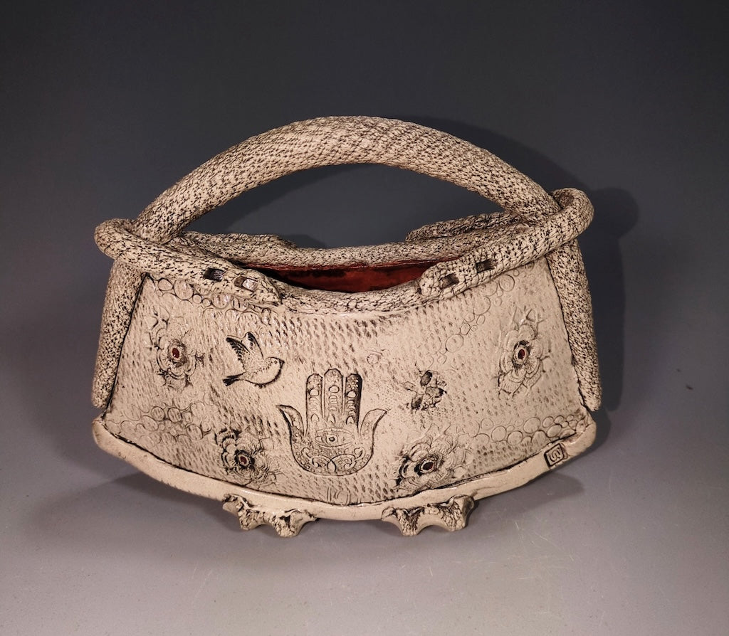 HAND-BUILT STONEWARE SCULPTURE AR106