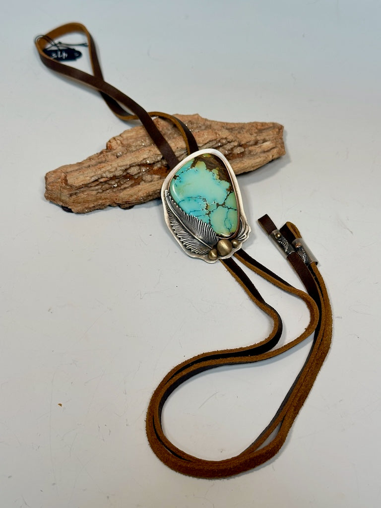 QINGU FEATHER BOLO NECKLACE AS310