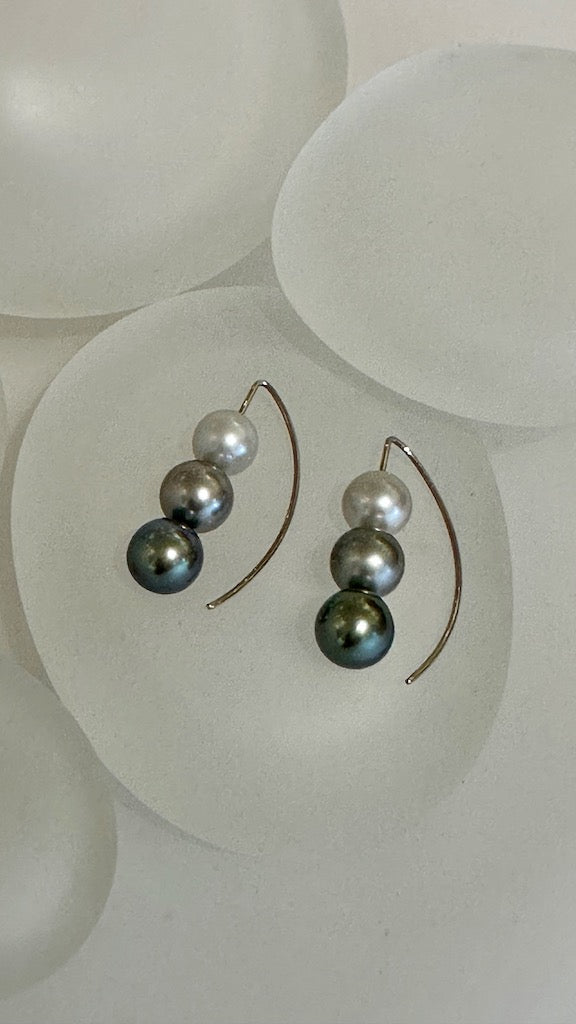18k White Gold Color Graduate Tahitian Pearl Earrings AV106