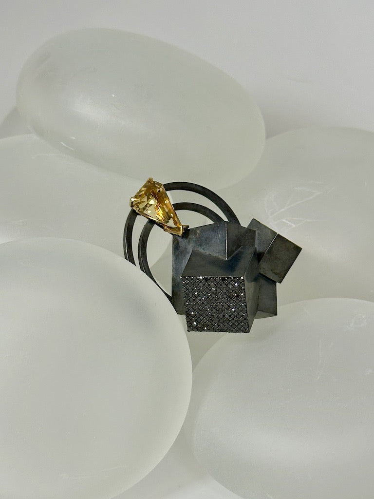 "CUBIC BROOCH" STERLING SILVER AND 18k GOLD WITH BLACK DIAMONDS AND CITRINE AV120