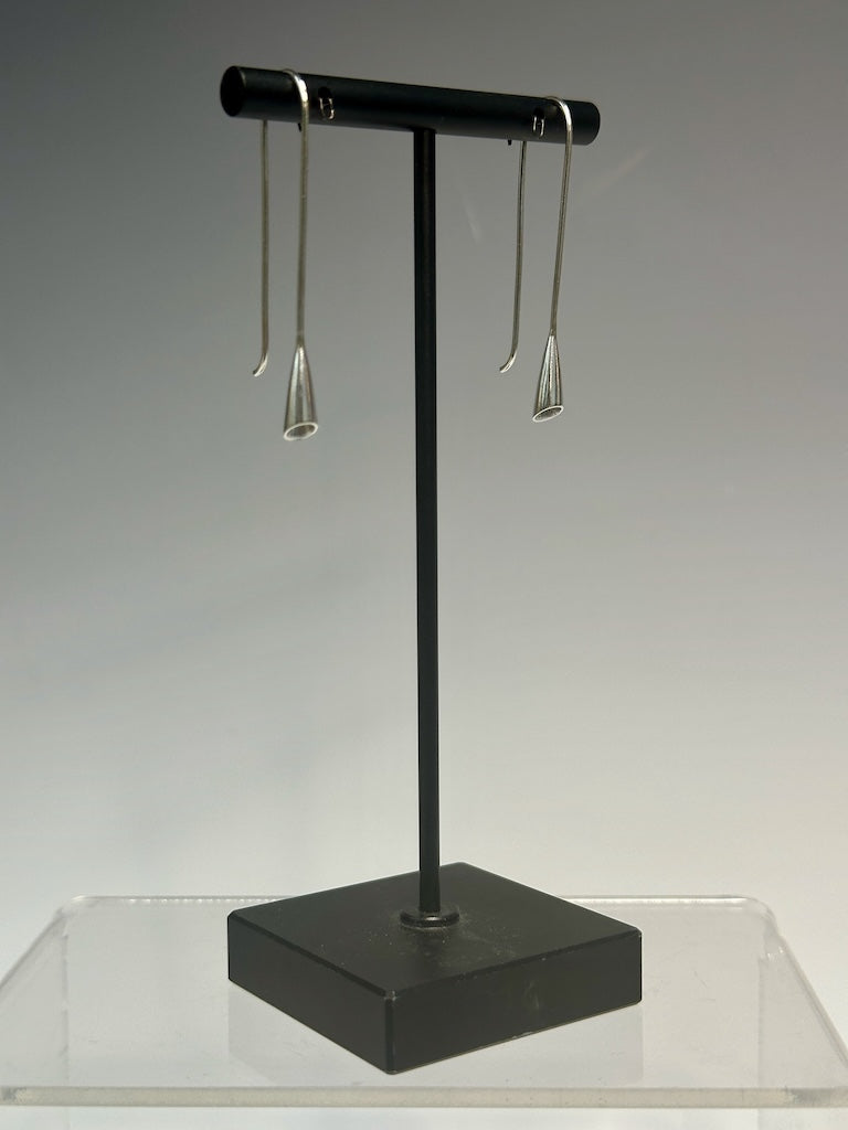 STERLING SILVER MINI LONG DROP CALLA EARRINGS AV2505