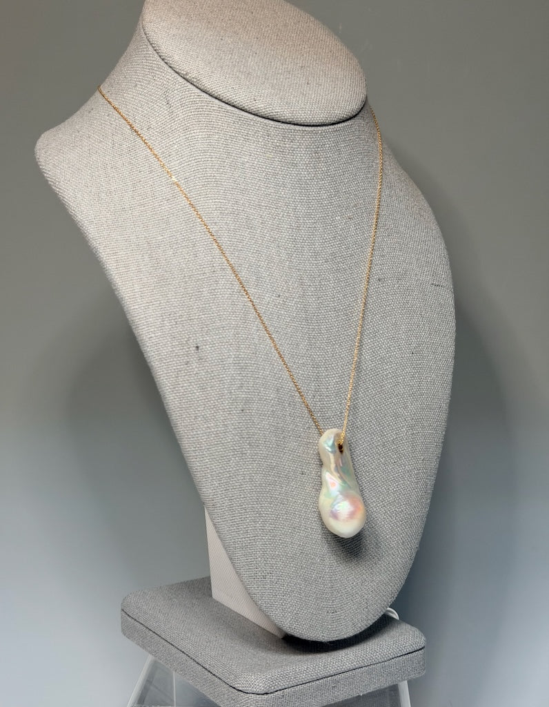 18K YELLOW GOLD FRESHWATER NATURAL JUMBO FIREBALL BAROQUE PEARL GOLDEN EYE PENDANT AV2669