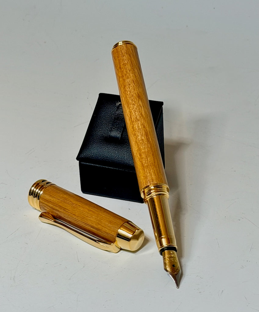 FOUNTAIN PEN WITH CANARY WOOD BW7C
