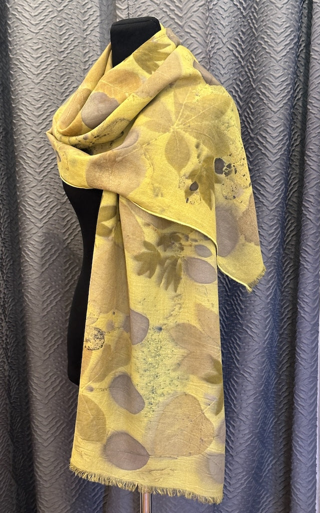 LARGE 100% LIGHTWEIGHT, SOFT AND WARM WOOL SHAWL F328