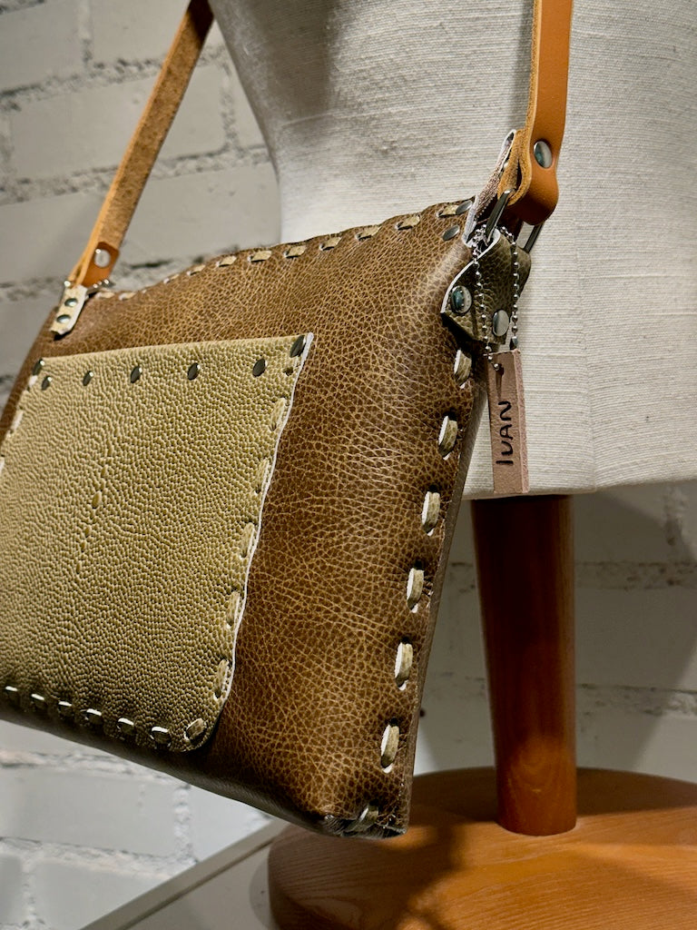 TOBACCO WITH STINGRAY LEATHER CROSSBODY HANDBAG WITH ADJUSTABLE STRAP II224