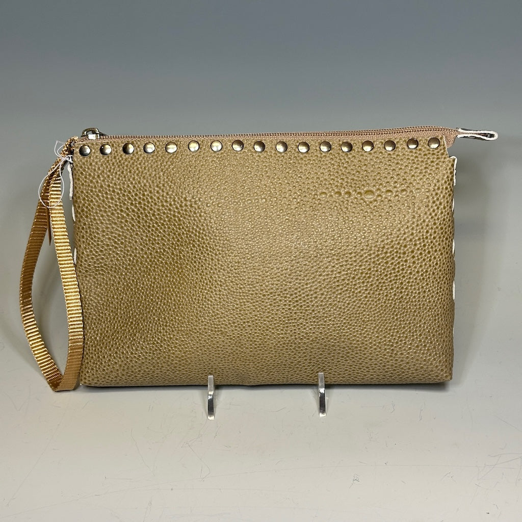 STINGRAY LEATHER WRISTLET II232T