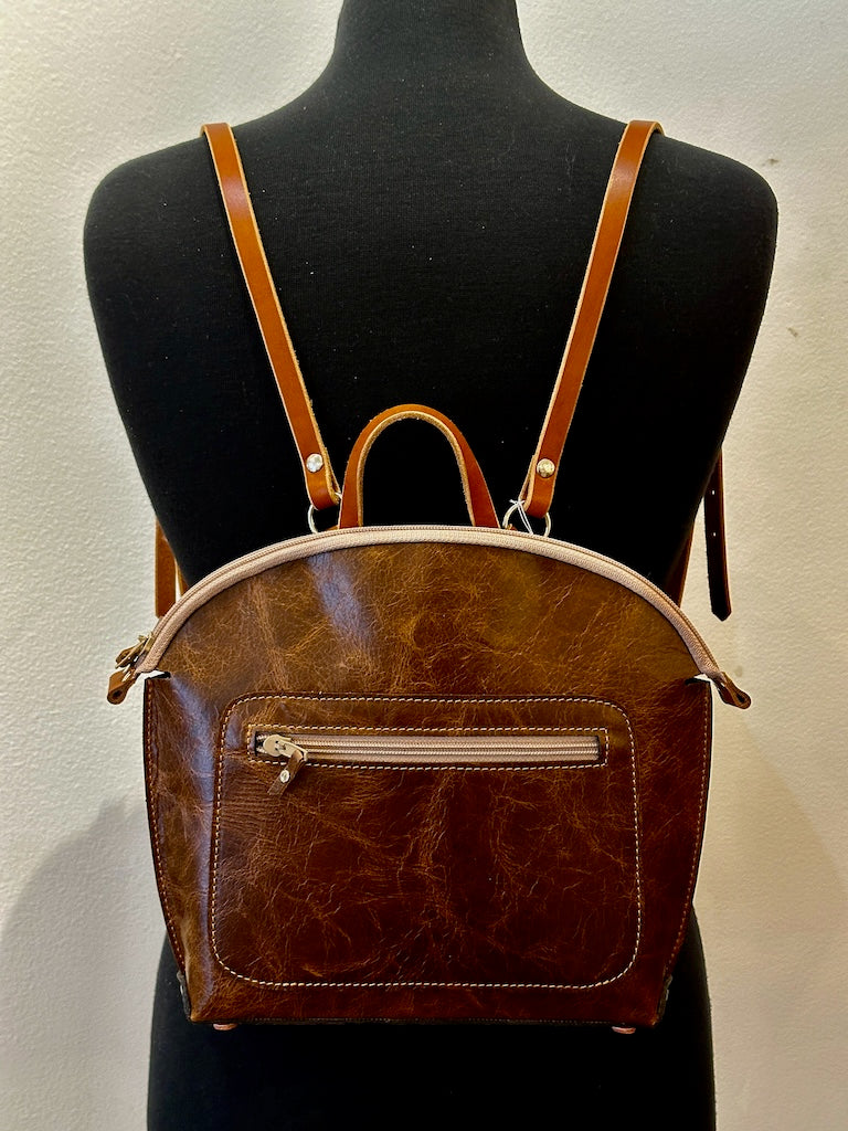 clark leather backpack BROWN LEATHER BACKPACK WITH ADJUSTABLE STRAPS II266