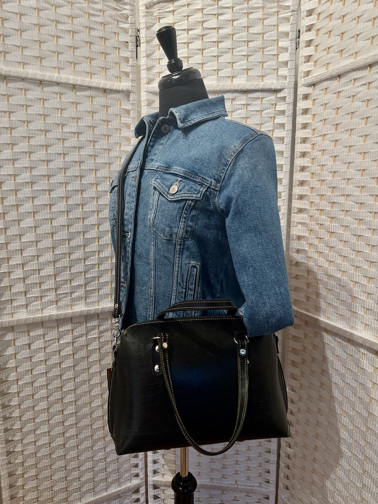 DARK GREEN LEATHER SACHO WITH BLACK SHOULDER STRAPS II281G