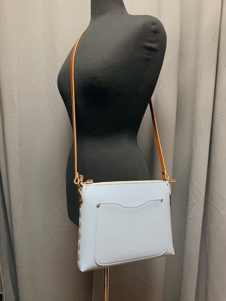 SKY BLUE LEATHER ZIP TOP BAG WITH LACED SIDES AND TAN ACCENTS - II302