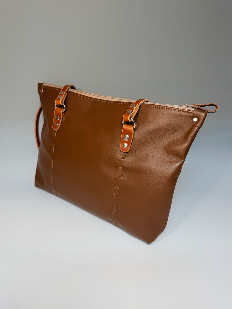 E-W MILK CHOCOLATE LEATHER ZIP TOP TOTE II309