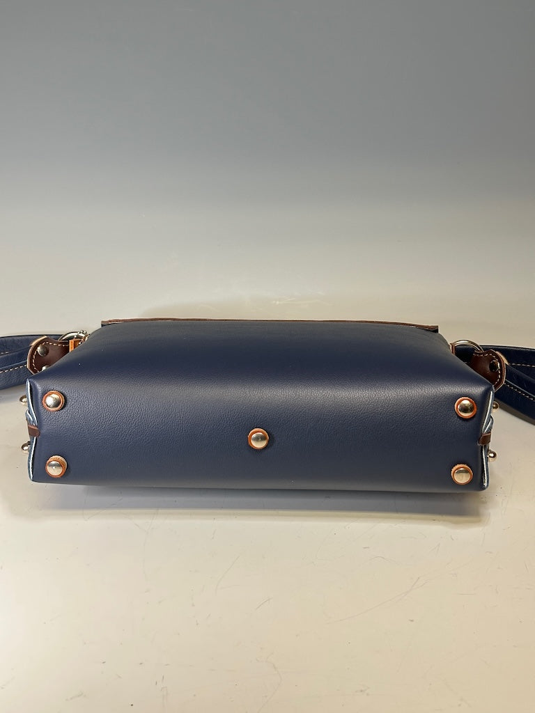 NAVY BLUE WITH BURGUNDY TRIM LEATHER FLAP BAG II314
