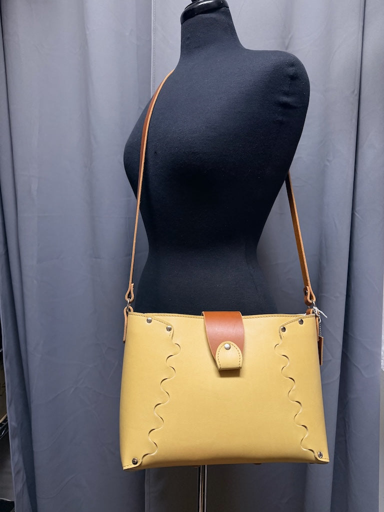 YELLOW LEATHER INTERLOCK TOTE WITH TAN ACCENTS - II334
