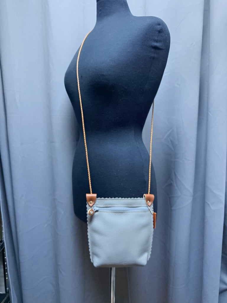 GREY LEATHER CELL PHONE POUCH WITH ZIP TOP - II358G