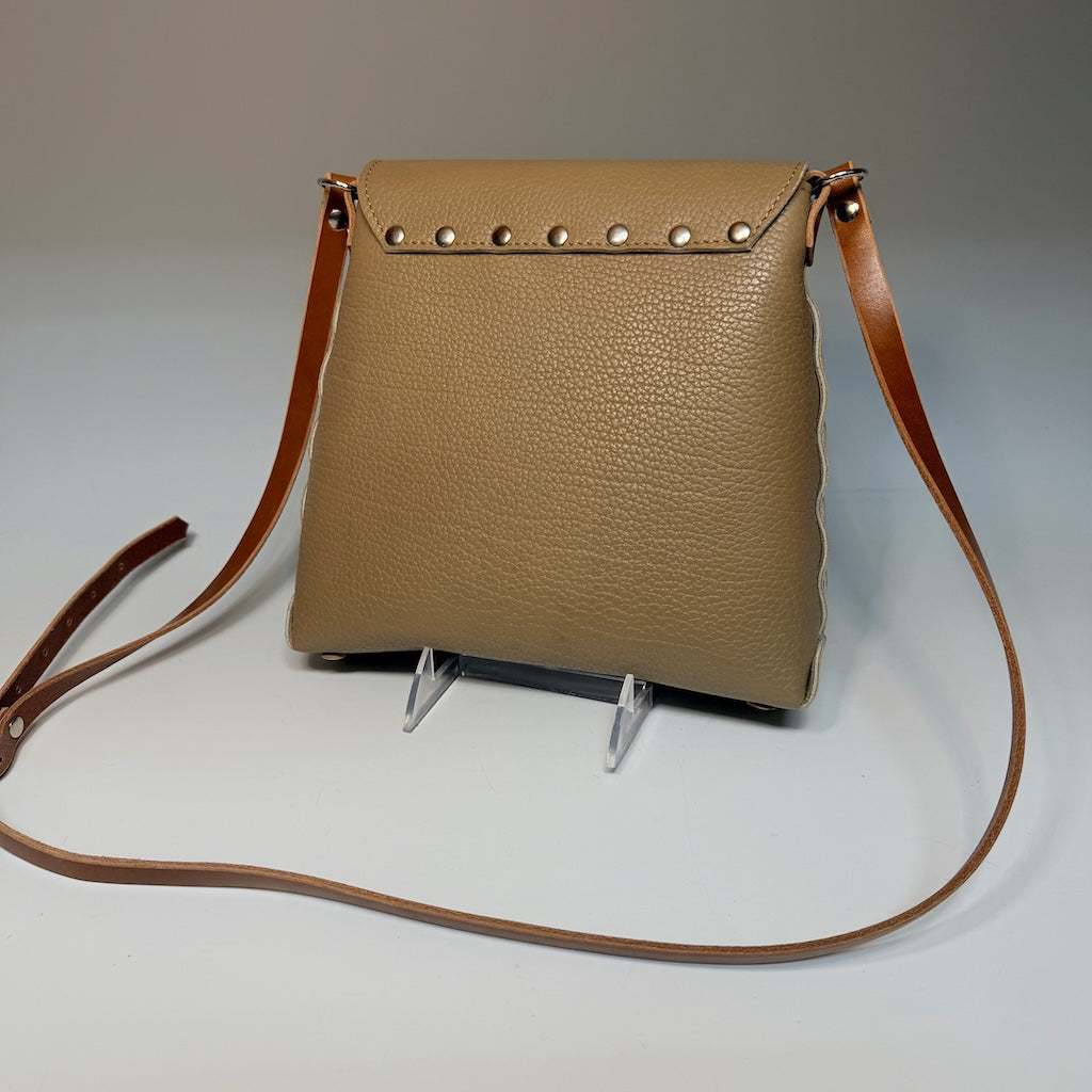 MEDIUM TAUPE WATERPROOF FRONT CLOSURE CROSSBODY HANDBAG II400