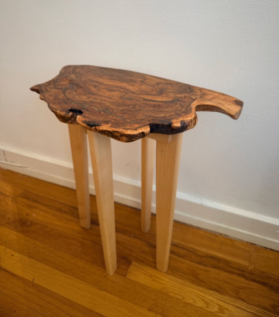 SMALL RED OAK BURL TABLE WITH MAPLE LEGS