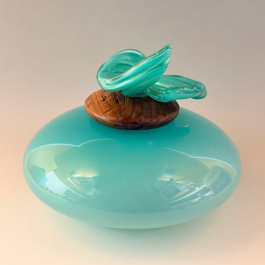 "BIRDS IN FLIGHT" TURQUOISE BLOWN GLASS LIDDED VESSEL