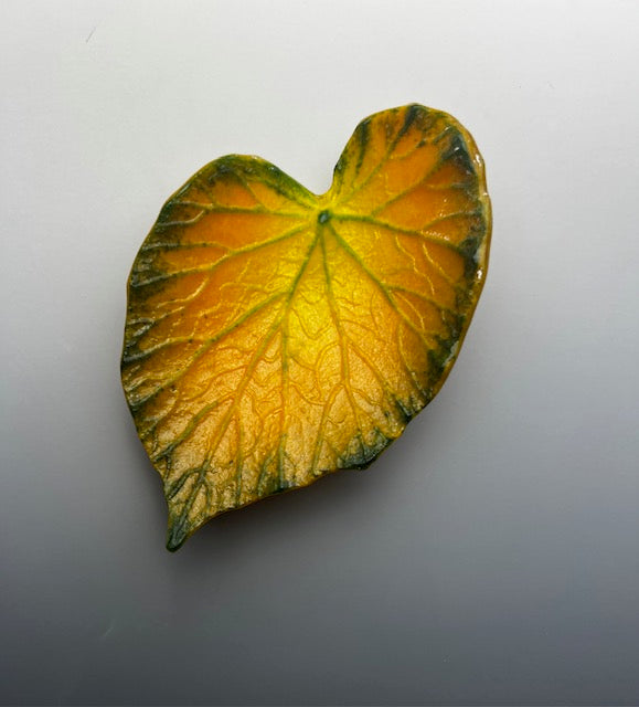 BEGONIA GLASS LEAF SCULPTURE - MINI DW31