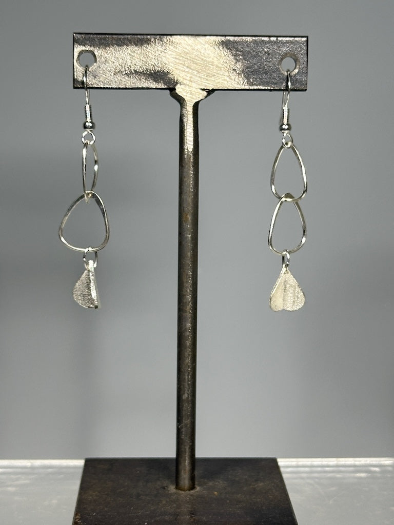 STERLING SILVER ASYMMETRICAL AND LEAF DROP EARRINGS LCE1092