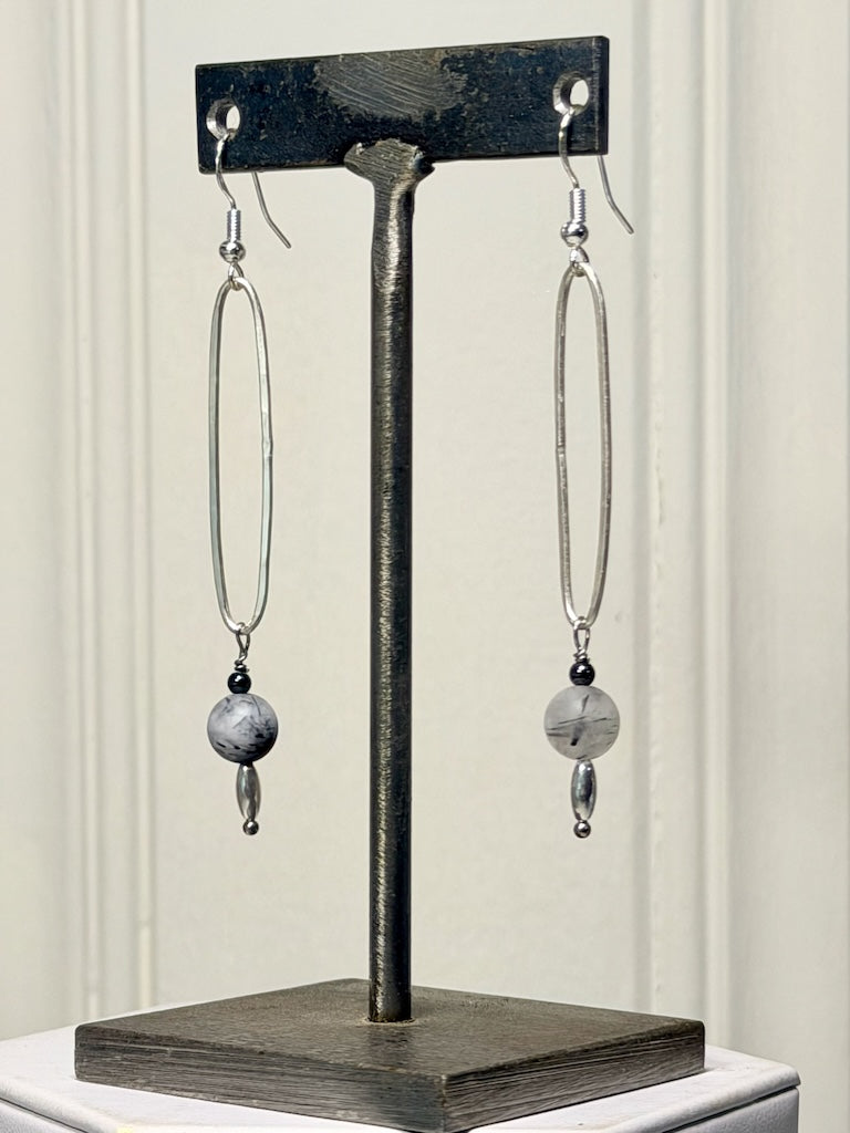 TERMINATED QUARTZ AND STERLING SILVER DROP EARRINGS LCE2082