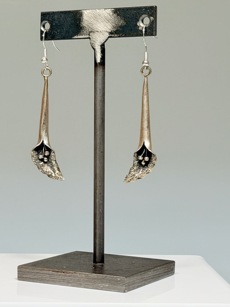 STERLING SILVER LONG FLOWER EARRINGS LCE3029
