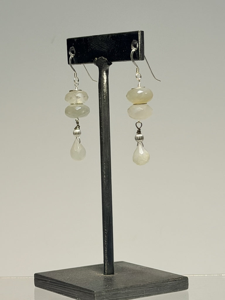 MOONSTONE AND STERLING SILVER DROP EARRINGS LCE3042