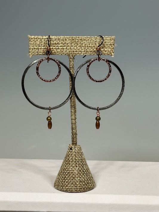 HEMATITE AND COPPER DOUBLE CIRCLE HOOP EARRINGS  LCE606