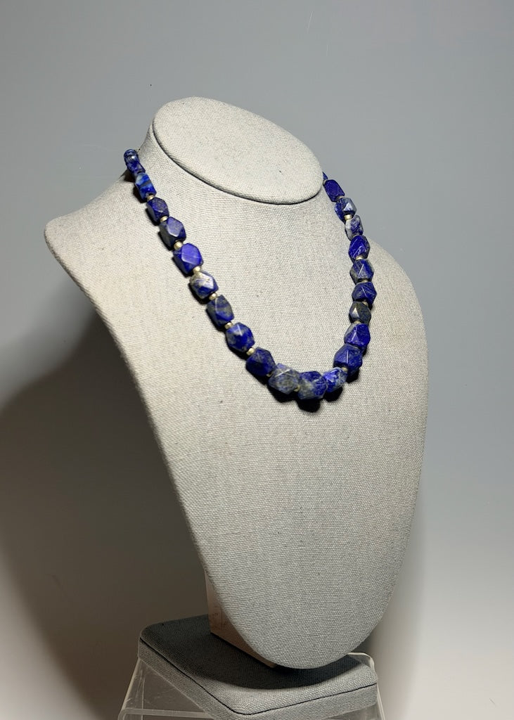LAPIS AND SILVER STATEMENT NECKLACE LCN2035