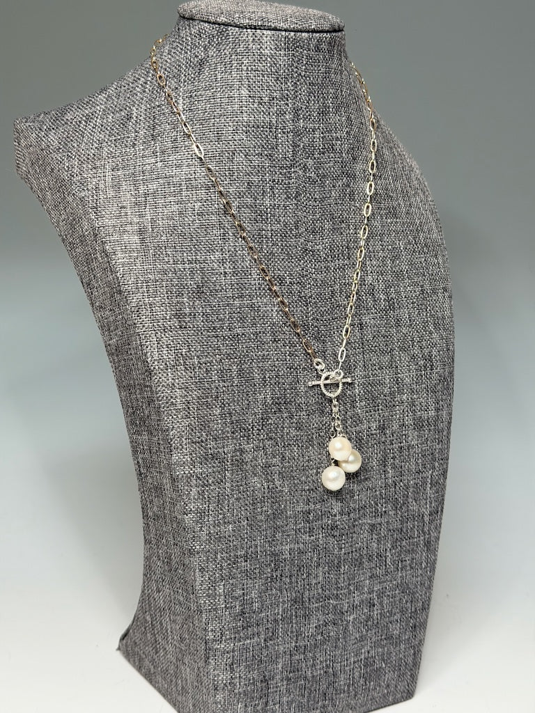 STERLING SILVER FRONT TOGGLE NECKLACE WITH FRESH WATER PEARLS LCN2062