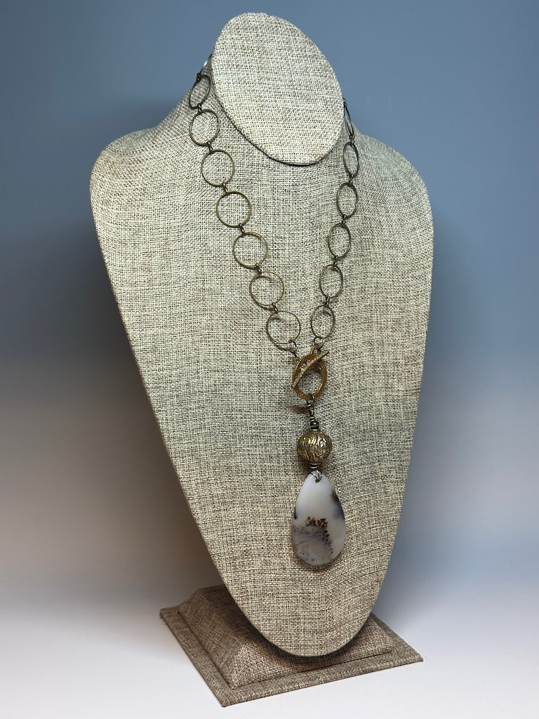 BRASS FRONT TOGGLE NECKLACE WITH DENDRITIC AGATE LCN735