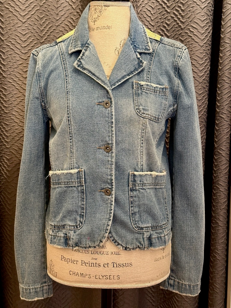 "GUSTAV KLIMT - WOMAN WITH FAN 1917" HAND PAINTED JEAN JACKET WITH HANDMADE QUILT LINING LM29