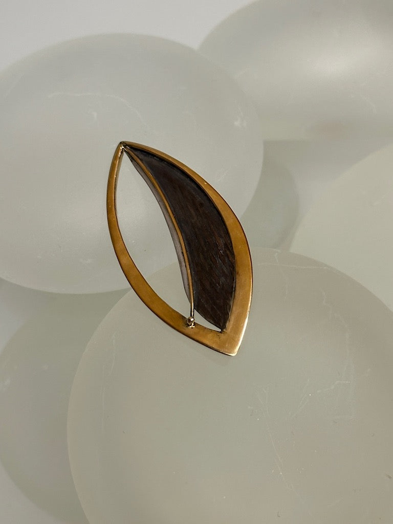 14K AND STERLING SILVER FLAT LEAF PIN MB101P