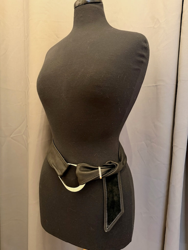 CUSTOM STERLING SILVER BELT BUCKLE AND GARMENT DYED LEATHER BELT MB10B