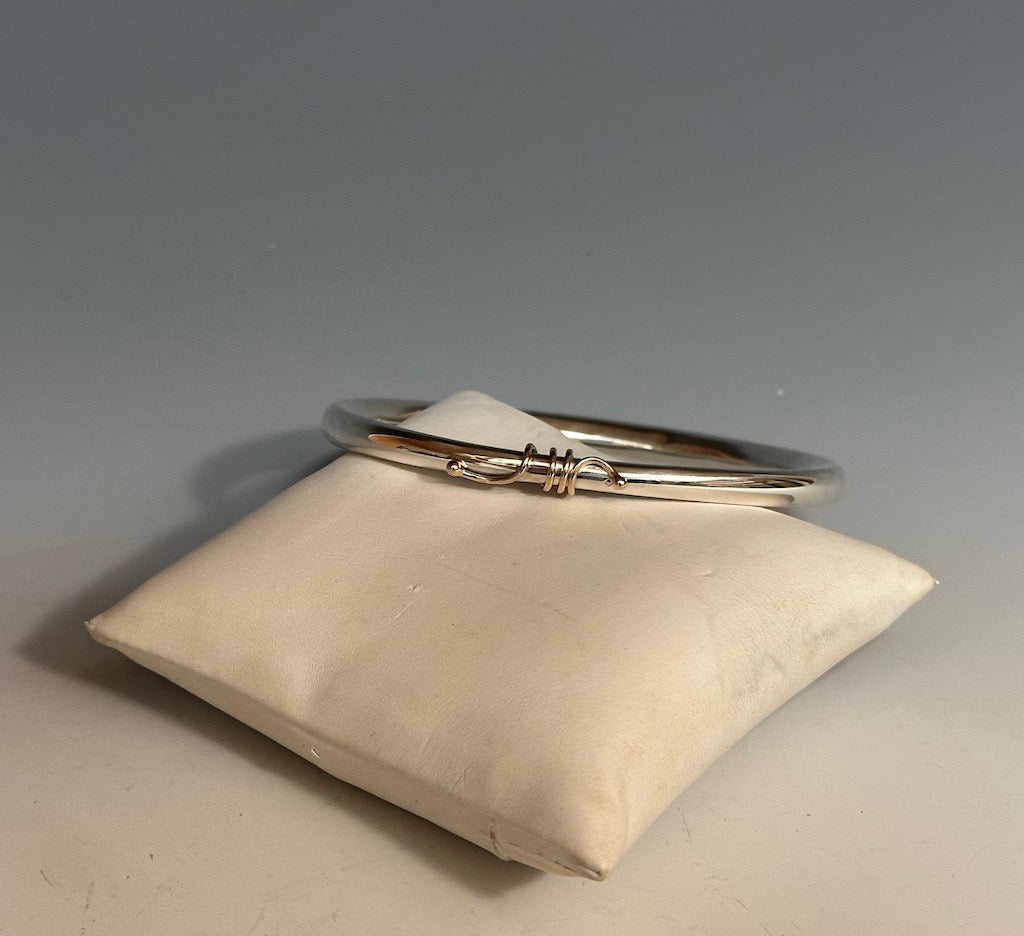 STERLING SILVER BANGLE WITH 14K GOLD MB114B