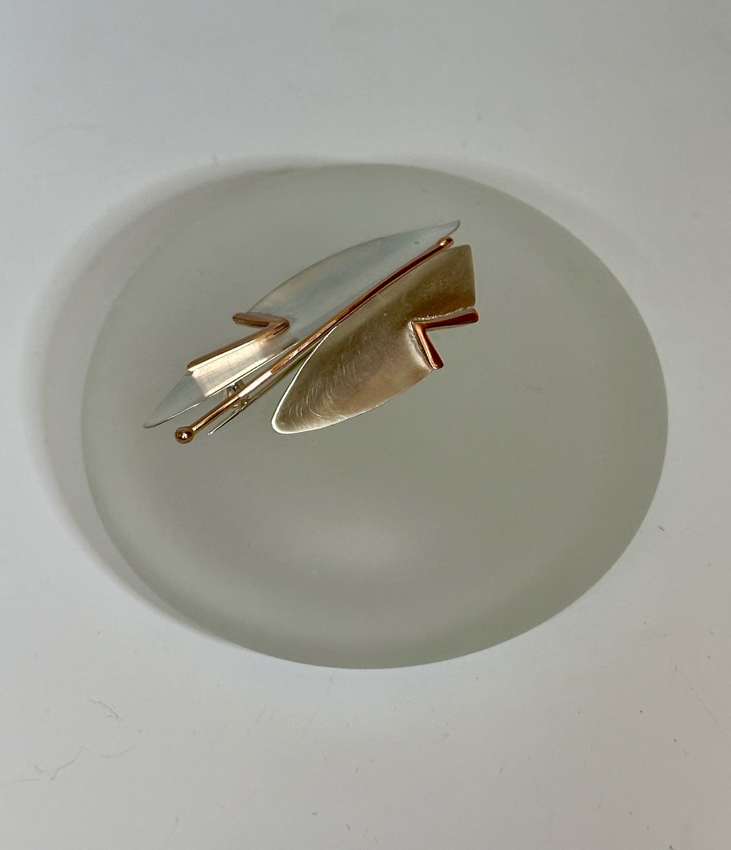 STERLING SILVER AND ROSE GOLD SHELL PIN/BROOCH MB178