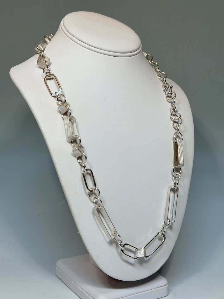STERLING SILVER NECKLACE WITH RECTANGLE DESIGN MB210N