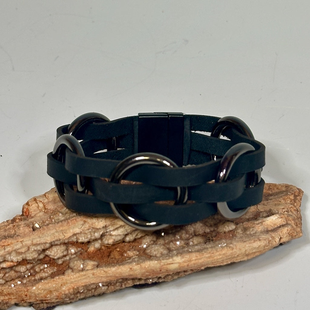 LASER CUT LEATHER AND METAL RING BRACELET MN106B