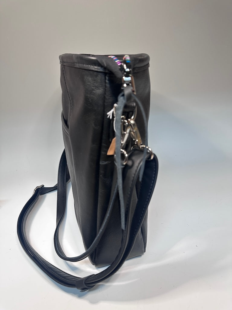 ABSTRACT TOTE IN BLACK LEATHER NH168