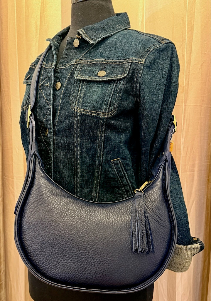 NAVY LEATHER CRESCENT CROSSBODY BAG NH202