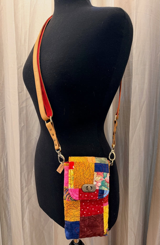 VINTAGE QUILT PHONE BAG - RED MULTI - NH213