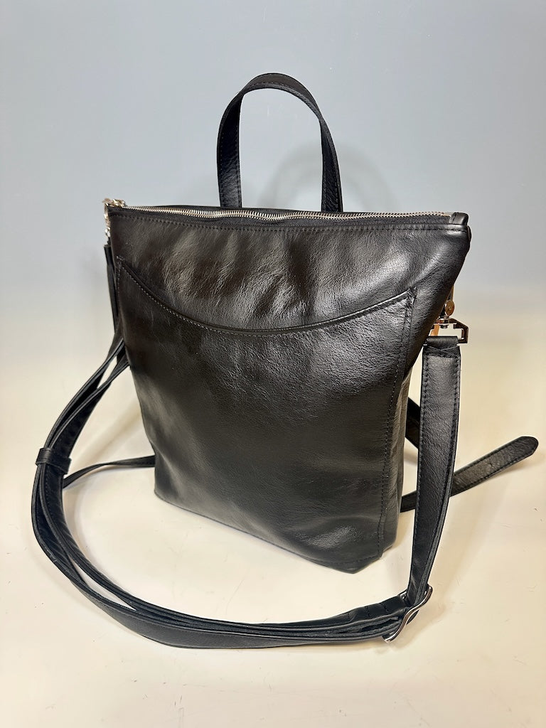 THE LAUREL CONVERTIBLE LEATHER BACKPACK/CROSSBODY BAG IN BLACK NH150