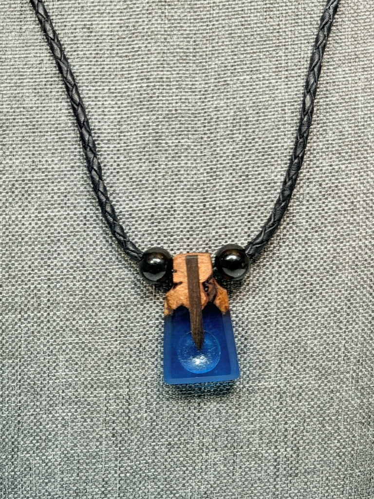 NEXUS LE MIXED MEDIA AND WOOD NECKLACE WITH STAINLESS STEEL CLOSURE - NL412