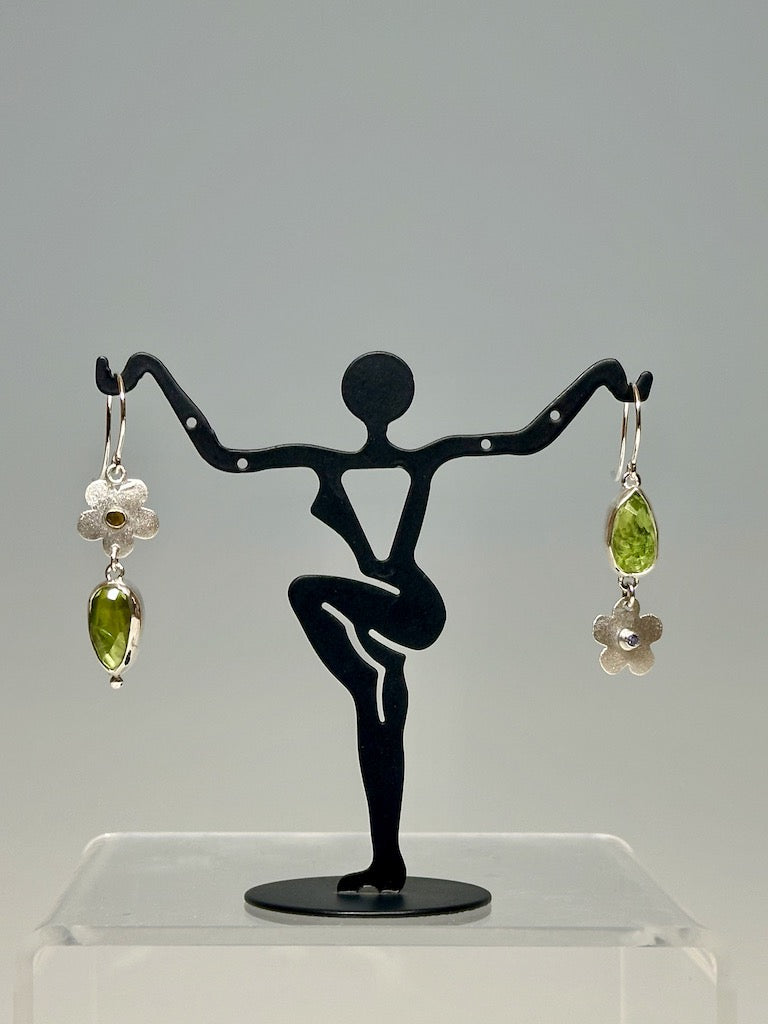 PERIDOT, TANZANITE AND 22K YELLOW GOLD WITH STERLING SILVER EARRINGS NM560E