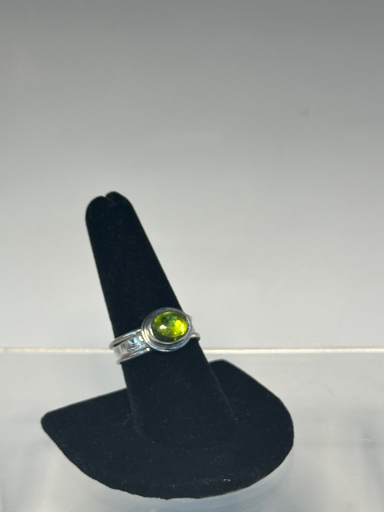 PERIDOT AND STERLING SILVER ADJUSTABLE RING NM598R