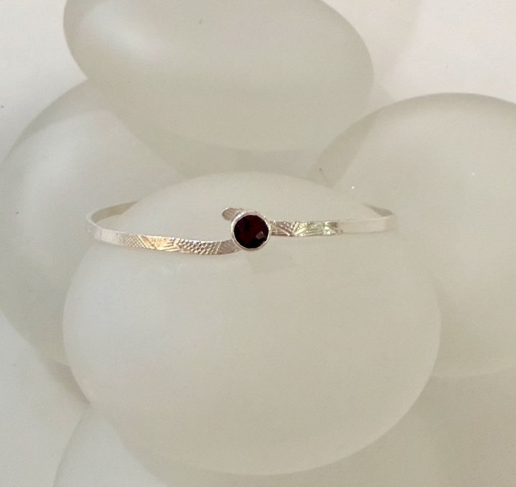 GARNET STERLING SILVER BANGLE BRACELET NM716B