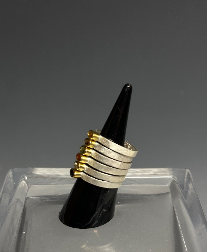 ORANGE SAPPHIRE W/ 22K YELLOW GOLD BEZEL AND STERLING SILVER BAND RING NM501R