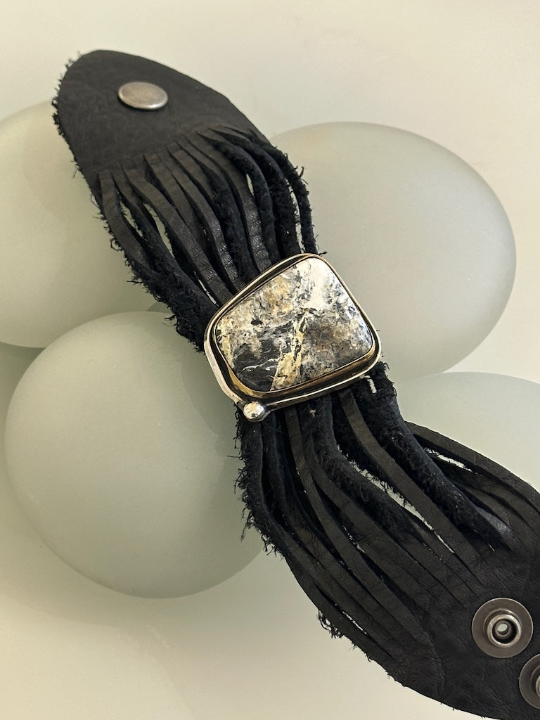 WHITE BUFFALO LEATHER BRACELET WK125