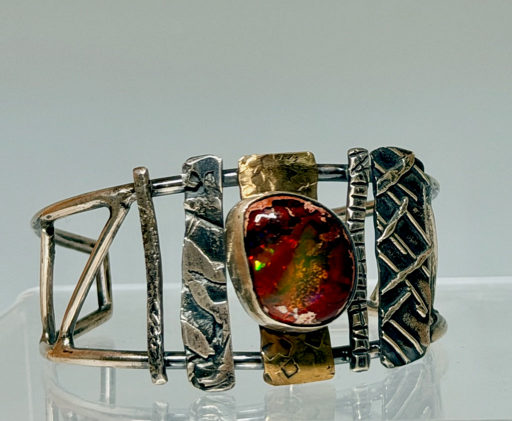 TEXTURED STERLING SILVER BRACELET WITH RARE JELLY OPAL WK142