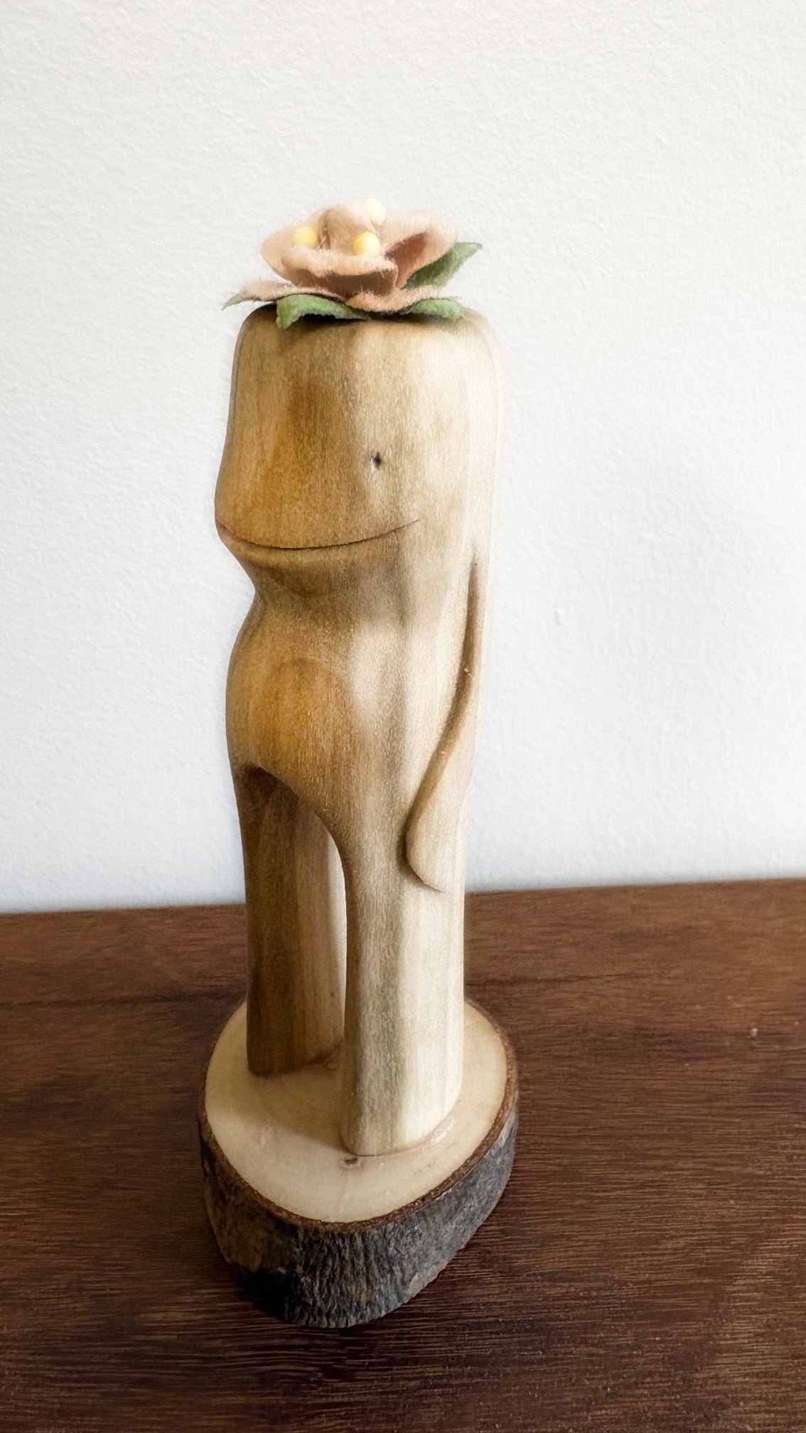 "SECOND CHANCE 209" HAND CARVED WOOD SCULPTURE VG209