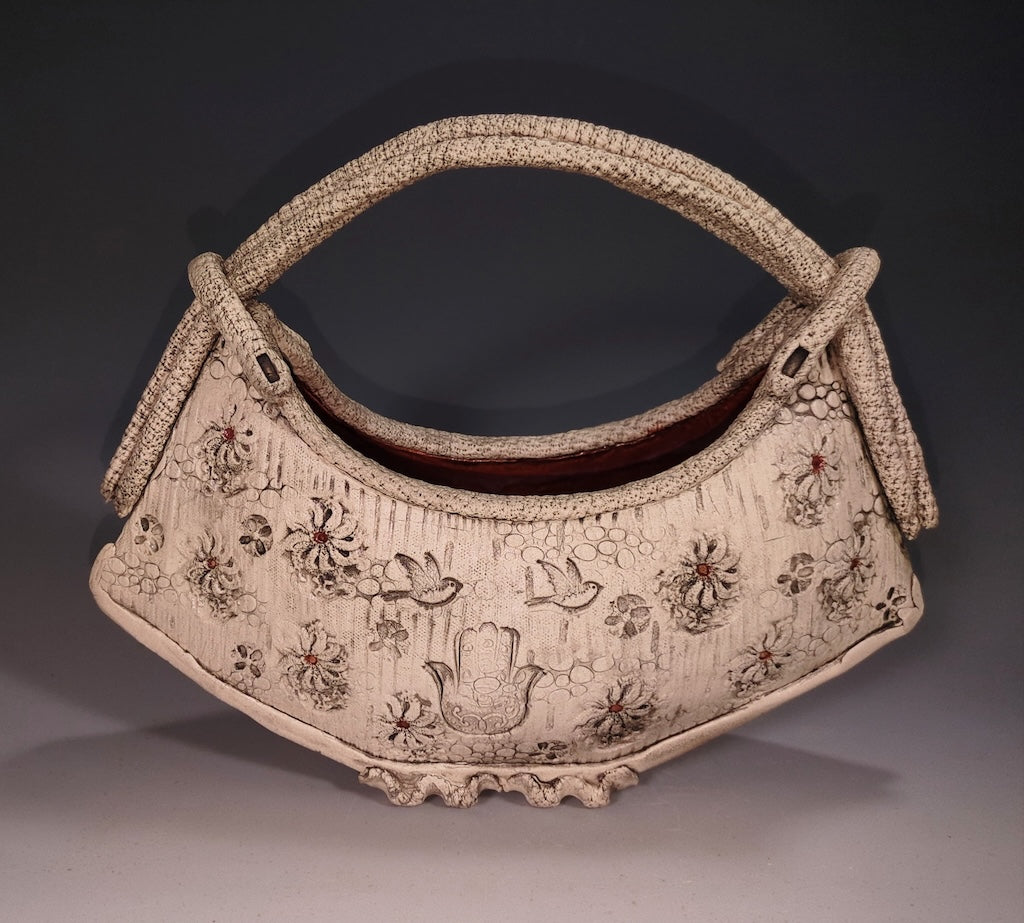 HAND-BUILT STONEWARE SCULPTURE AR105