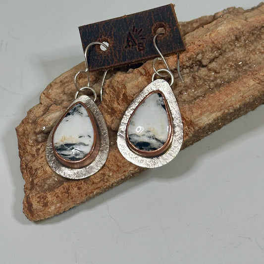 WHITE BUFFALO EARRINGS AS273